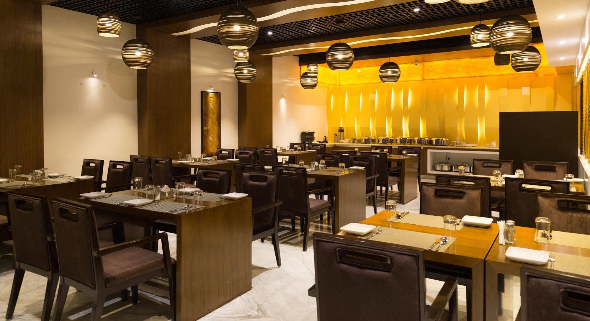 Hotel Oxina Lygon Tiruchirappalli Exteriör bild
