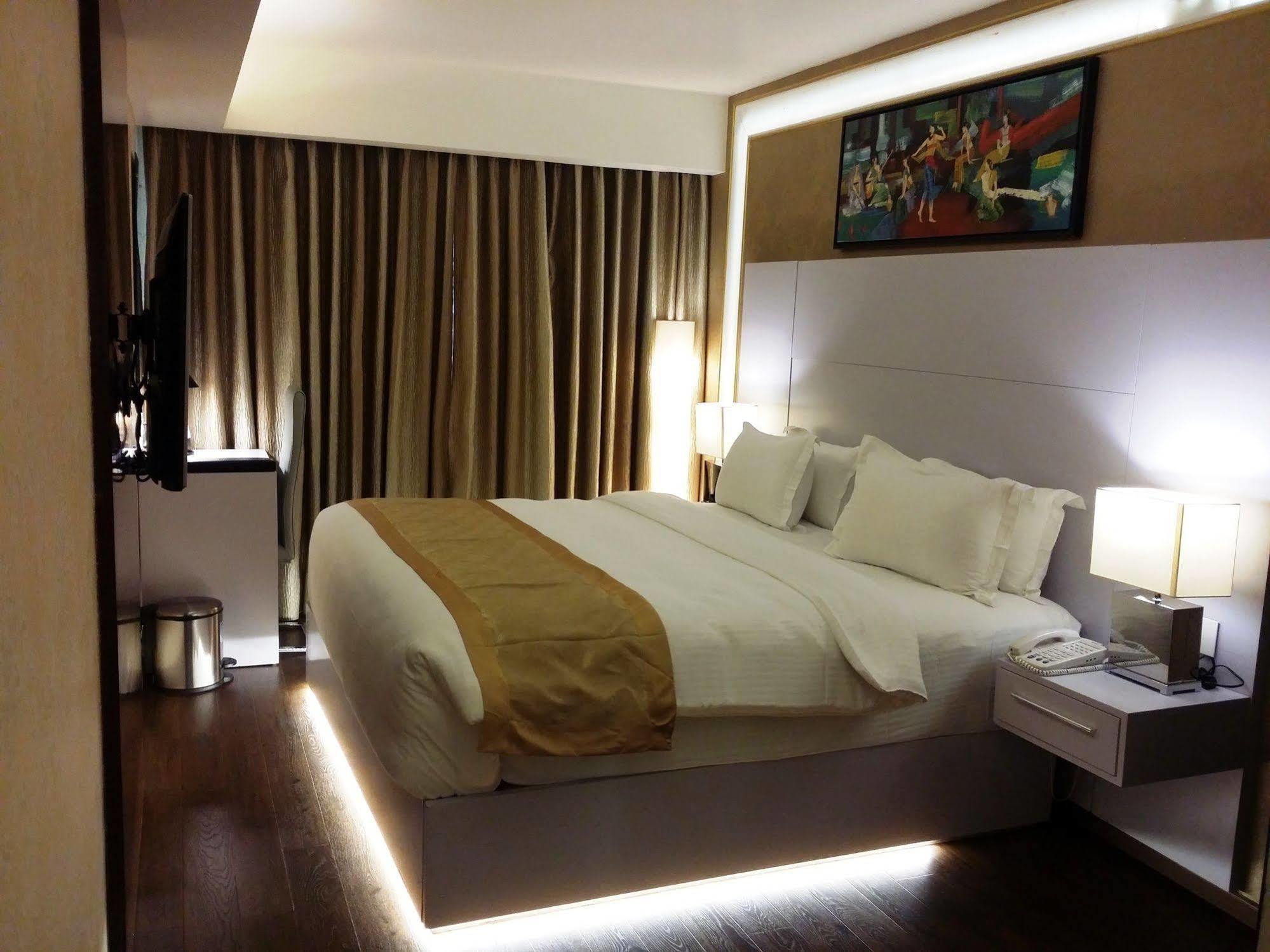 Hotel Oxina Lygon Tiruchirappalli Exteriör bild