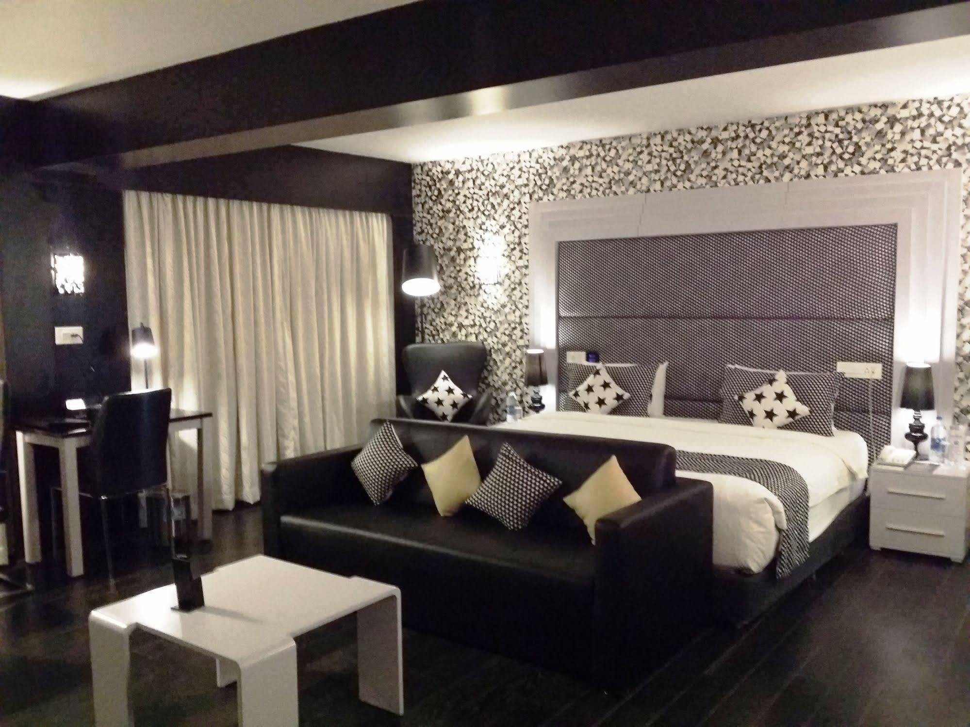 Hotel Oxina Lygon Tiruchirappalli Exteriör bild