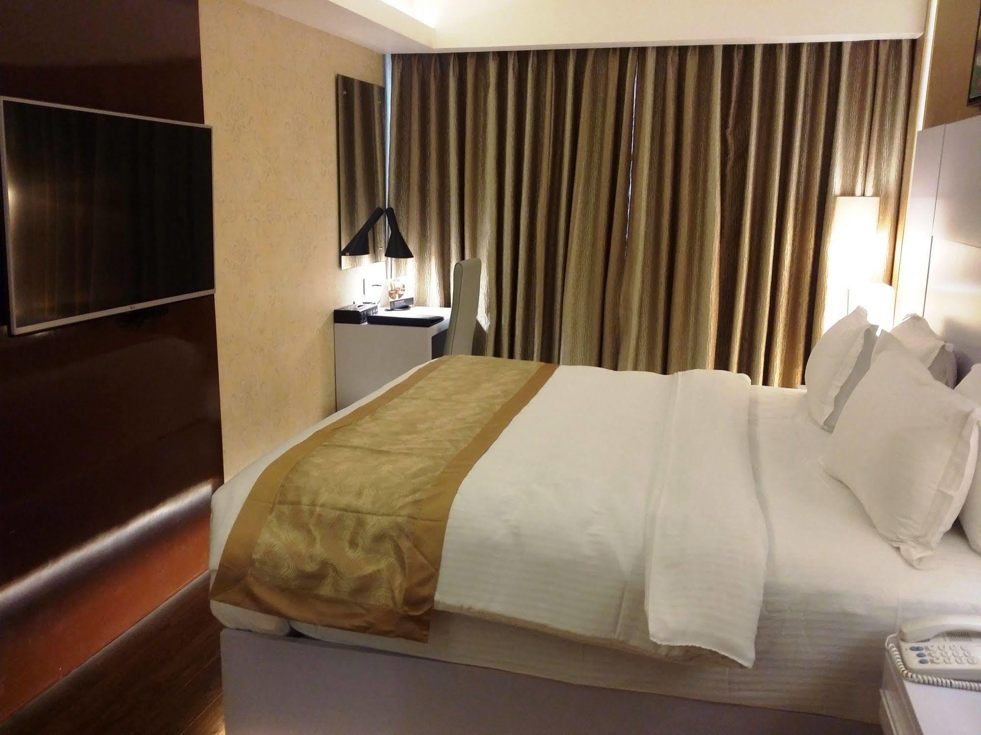 Hotel Oxina Lygon Tiruchirappalli Exteriör bild