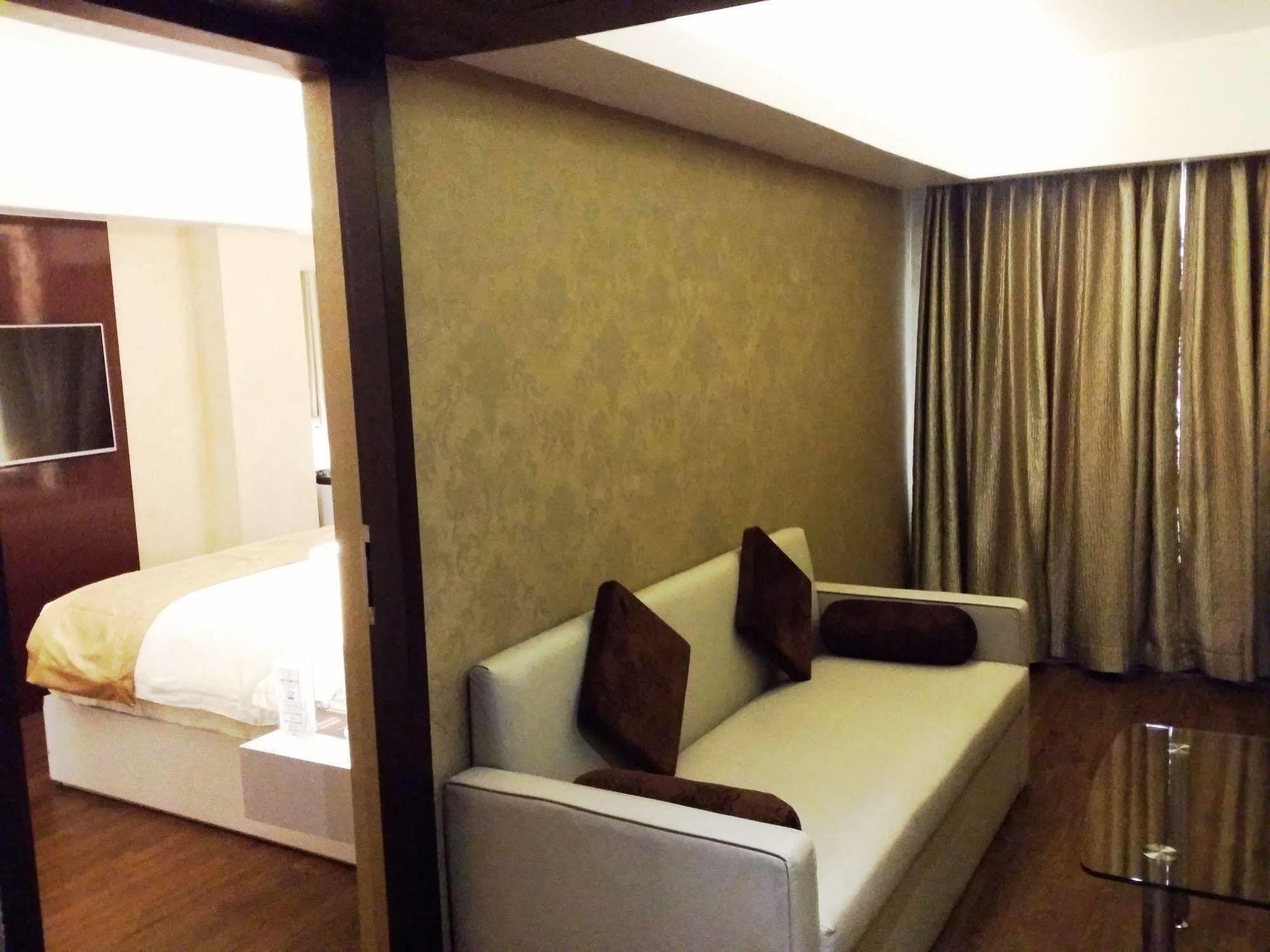 Hotel Oxina Lygon Tiruchirappalli Exteriör bild
